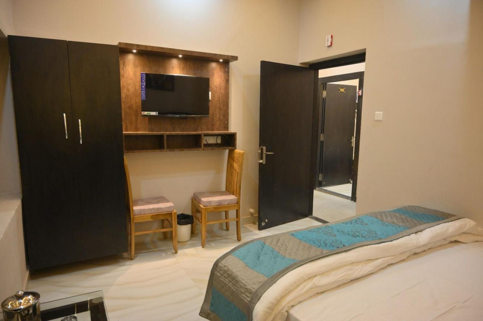 Hotel Ps Residency Benares Buitenkant foto